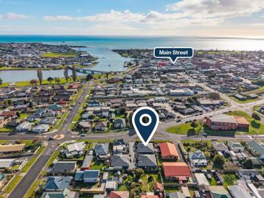 Unit For Sale - TAS - Ulverstone - 7315 - Sun-Filled, Spacious & Easy Living  (Image 2)
