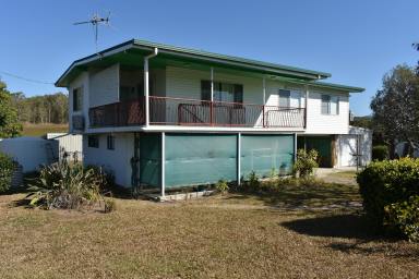 House For Sale - QLD - Calen - 4798 - Spacious Family Home with Loads of Extras!  (Image 2)