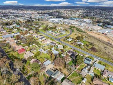 House For Sale - NSW - Young - 2594 - "From Under The Big Top"  (Image 2)