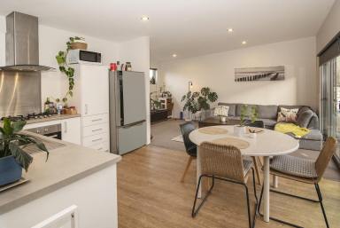 Townhouse For Sale - WA - Margaret River - 6285 - LIGHT, BRIGHT & CENTRAL TOWN LIVING  (Image 2)