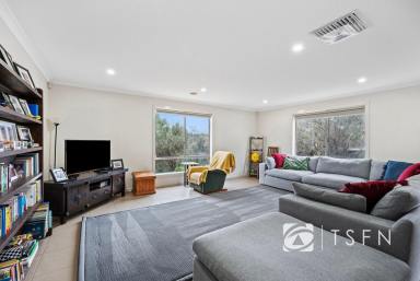 House For Sale - VIC - Kangaroo Flat - 3555 - Modern Family Living with Space, Style & Exceptional Convenience  (Image 2)