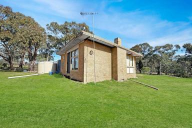 Lifestyle For Sale - NSW - Bumbaldry - 2794 - WEEKEND ESCAPE WITH BUILDING ENTITLEMENT  (Image 2)