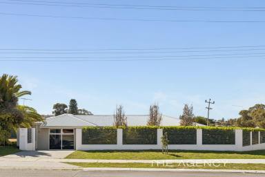 House For Sale - WA - Hillarys - 6025 - The “Wow” Factor!  (Image 2)