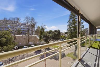 Unit For Sale - WA - Mandurah - 6210 - Mandurah Coastal Flexibility with Rare Mixed-Zoning Potential For Under $350k  (Image 2)
