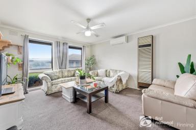 Unit For Sale - VIC - Cranbourne - 3977 - POSITION PERFECT!  (Image 2)