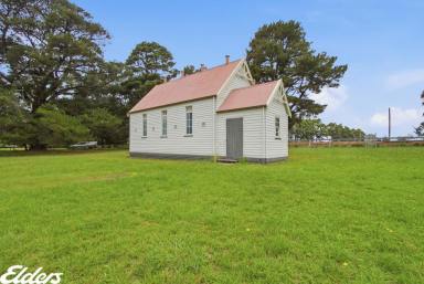Acreage/Semi-rural For Sale - VIC - Perry Bridge - 3862 - Timber charm on the Perry River  (Image 2)
