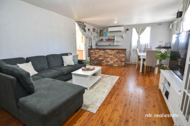 House For Sale - NSW - Inverell - 2360 - INVESTMENT OPPORTUNITY  (Image 2)