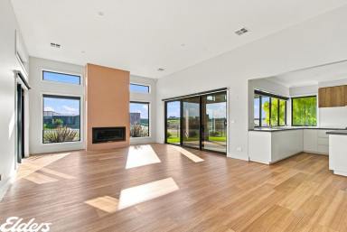 House For Sale - VIC - Sale - 3850 - CONTEMPORARY LIVING IN PREMIUM LOCATION  (Image 2)