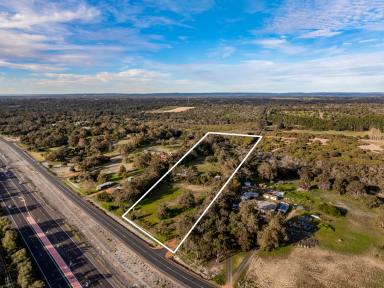 House For Sale - WA - Stratham - 6237 - ALL OFFERS CONSIDERED. ALL 4.26 HECTARES OF IT.  (Image 2)