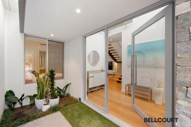 House For Sale - WA - South Perth - 6151 - RELAXED & REFINED.  (Image 2)