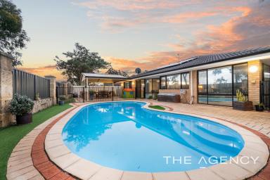 House For Sale - WA - Jandakot - 6164 - A Spacious Family Sanctuary in Glen Iris Estate!  (Image 2)