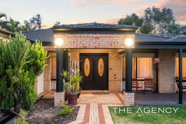 House For Sale - WA - Jandakot - 6164 - A Spacious Family Sanctuary in Glen Iris Estate!  (Image 2)