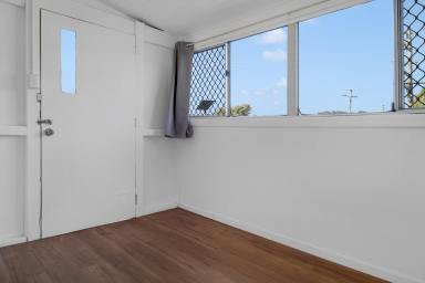 Unit For Lease - QLD - Newtown - 4350 - Low-Maintenance 1-Bedroom Unit in Convenient Newtown Location  (Image 2)
