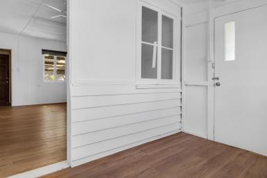 Unit For Lease - QLD - Newtown - 4350 - Low-Maintenance 1-Bedroom Unit in Convenient Newtown Location  (Image 2)