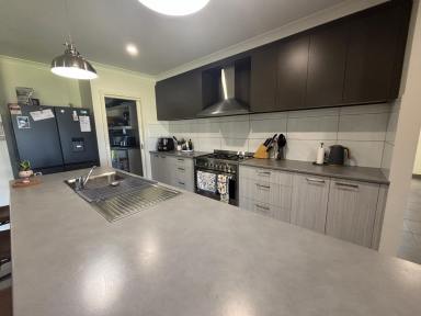 House Sold - VIC - Mildura - 3500 - A Tradies Dream  (Image 2)