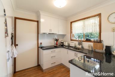 House For Lease - NSW - Wagga Wagga - 2650 - QUIET AND CONVENTIONAL ON CHAMBERS  (Image 2)