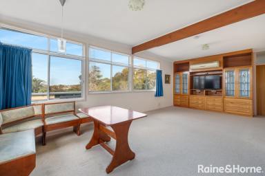 House For Sale - NSW - Nowra - 2541 - Timeless Character, Exceptional Space  (Image 2)