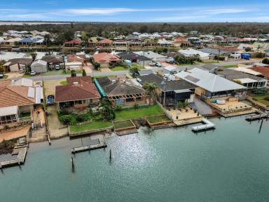 House For Sale - WA - South Yunderup - 6208 - Canal Front Home With Room to Make It Your Own  (Image 2)