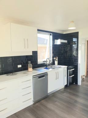 House For Lease - TAS - Ulverstone - 7315 - Comfort and Space!  (Image 2)