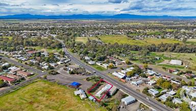 Industrial/Warehouse For Sale - NSW - Narrabri - 2390 - FLEXIBLE COMMERCIAL PREMISES WITH HIGHWAY FRONTAGE  (Image 2)