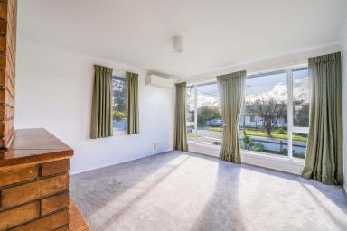 House For Sale - VIC - Portland - 3305 - Beautifully Refurbished Home (Image 2)