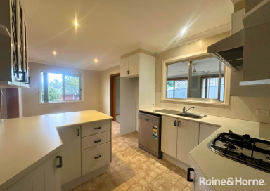 House For Lease - NSW - Nowra - 2541 - Good quality home with location & convenience (Image 2)