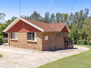 House For Sale - NSW - Catalina - 2536 - Solid Brick Home with Nature Reserve Outlook (Image 2)