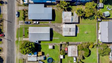 House For Lease - QLD - Westcourt - 4870 - UNFURNISHED HOME WITH PLENTY OF ROOM FOR BOATS CARRAVANS AND MORE!  (Image 2)