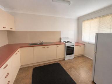 House For Sale - QLD - Macleay Island - 4184 - Neat, Tidy & Move-In Ready!  (Image 2)