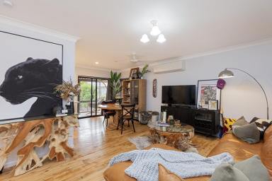 House For Lease - NSW - Tamworth - 2340 - THREE BEDROOM BRICK HOME  (Image 2)