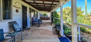 House For Sale - WA - Kalbarri - 6536 - Charming Kalbarri Cottage (Image 2)
