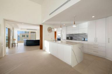 Unit For Sale - QLD - Labrador - 4215 - 15th Floor Penthouse Absolute Broadwater Frontage | Deepwater Point  (Image 2)