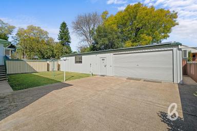House For Sale - NSW - Singleton - 2330 - Immaculately Presented Family Home with Outstanding Shed (Image 2)