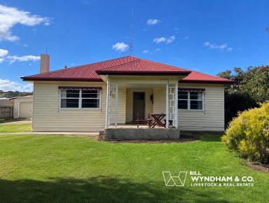 House Leased - VIC - Iguana Creek - 3875 - COUNTRY LIVING AT ITS BEST  (Image 2)