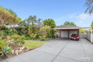House For Sale - WA - Booragoon - 6154 - SPACIOUS CHARACTER HOME ON 809M2 (Image 2)