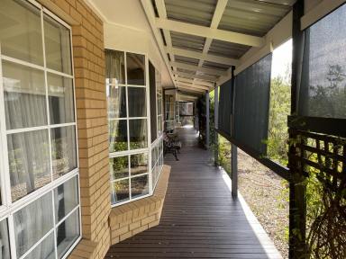 House For Sale - VIC - Bacchus Marsh - 3340 - Large house with amazing view  (Image 2)