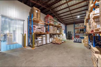Industrial/Warehouse For Sale - QLD - Rocklea - 4106 - Warehouse with cold room storage and food production facility total size 1160sqm within min to Brisbane Market  (Image 2)