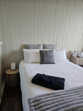 Unit Leased - QLD - Ingham - 4850 - Charming & Historic: 1-Bedroom with a private bathroom (Image 2)