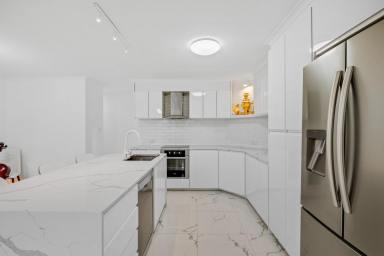 House For Sale - QLD - Middle Ridge - 4350 - A Fresh Take on a Classic Middle Ridge Home! (Image 2)