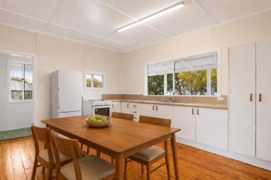 House For Sale - QLD - Newtown - 4350 - Cute Cottage - Stroll up the Lane to Newtown Park! (Image 2)
