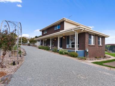 House For Sale - TAS - Forth - 7310 - Acreage Living with Town Convenience  (Image 2)