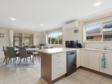 House For Sale - NSW - Old Bar - 2430 - NEAT AS A PIN AND READY TO MOVE IN  (Image 2)