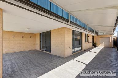 House For Sale - WA - Baldivis - 6171 - SPACIOUS FAMILY LIVING!!  (Image 2)