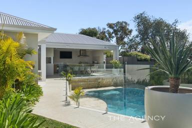 House For Sale - WA - Duncraig - 6023 - Understated Luxury and Undeniable Quality (Image 2)