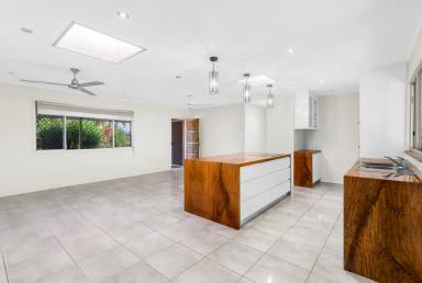 House For Sale - QLD - Manunda - 4870 - HERE'S YOUR BIG SHED, ON A BIG BLOCK AND BIG SOLAR (Image 2)