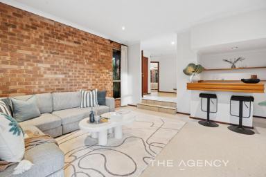 House For Sale - WA - Sorrento - 6020 - A Complete Coastal Classic! (Image 2)