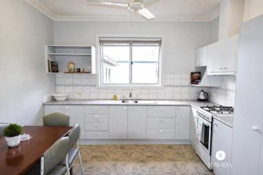 House For Sale - VIC - Beechworth - 3747 - Timeless Beechworth Charm in a Prime Hodge Street Address  (Image 2)