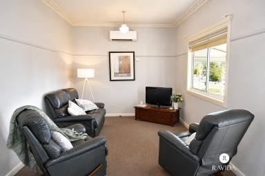 House For Sale - VIC - Beechworth - 3747 - Timeless Beechworth Charm in a Prime Hodge Street Address  (Image 2)