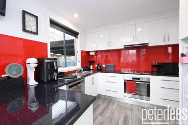 House For Sale - TAS - Waverley - 7250 - Comfort, Space & Convenient Living  (Image 2)