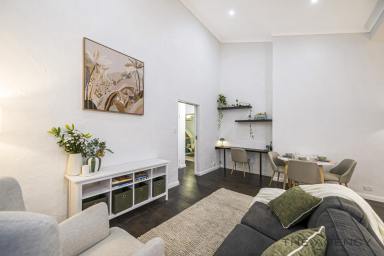 House For Sale - WA - Claremont - 6010 - SUPERB SINGLE LEVEL LIVING  (Image 2)